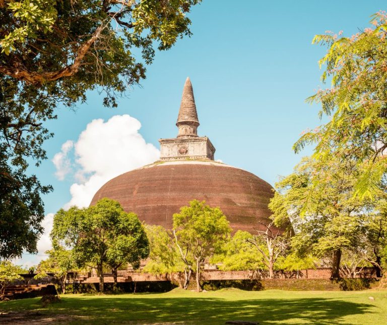 Exploring the Ancient Kingdoms & the North of Sri Lanka - Extreme Bike ...