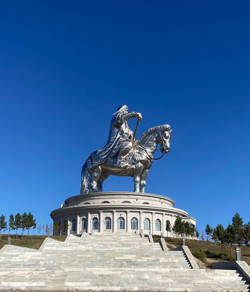 gengis khan equestrial statue