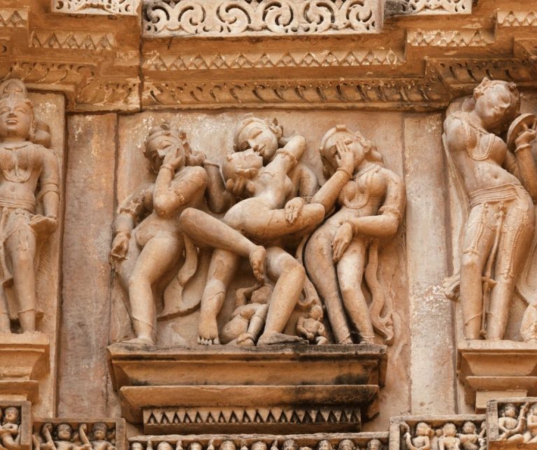 Erotic sculptures Kharujaho - Madhya Pradesh motorcycle tour