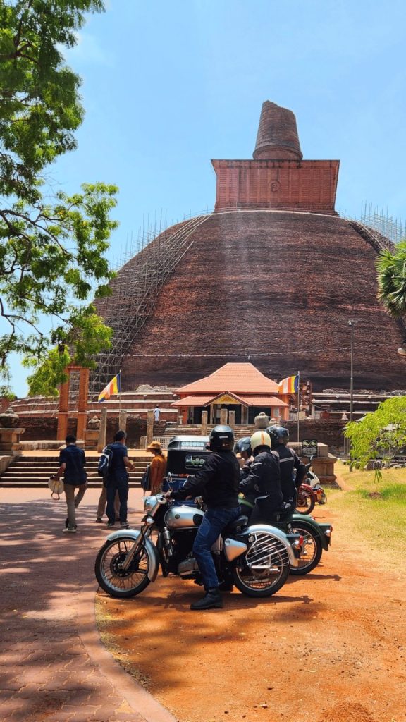 ancient stupa in anuradhapura